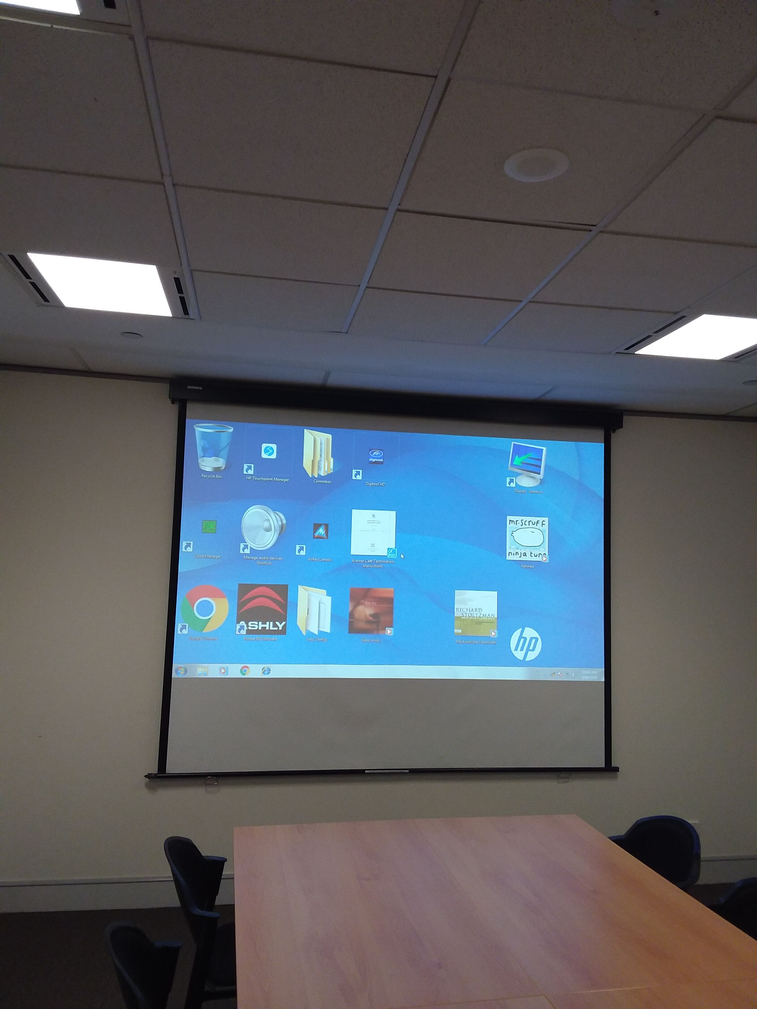 conference-room-projector-change-over-pc-audio-visual